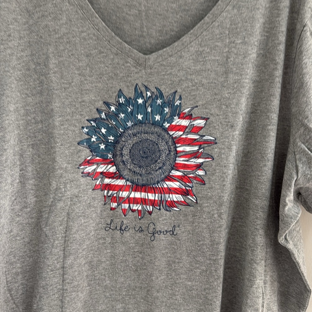 LIFE IS GOOD Women's Gray Flag Sunflower Short Sleeve V-Neck- Size XXXL - Picture 2 of 11